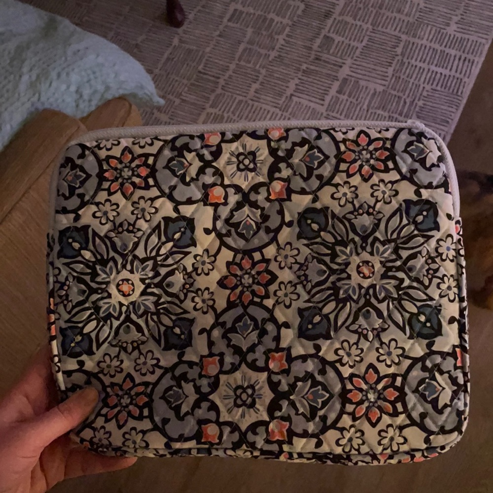 Tablet sleeve